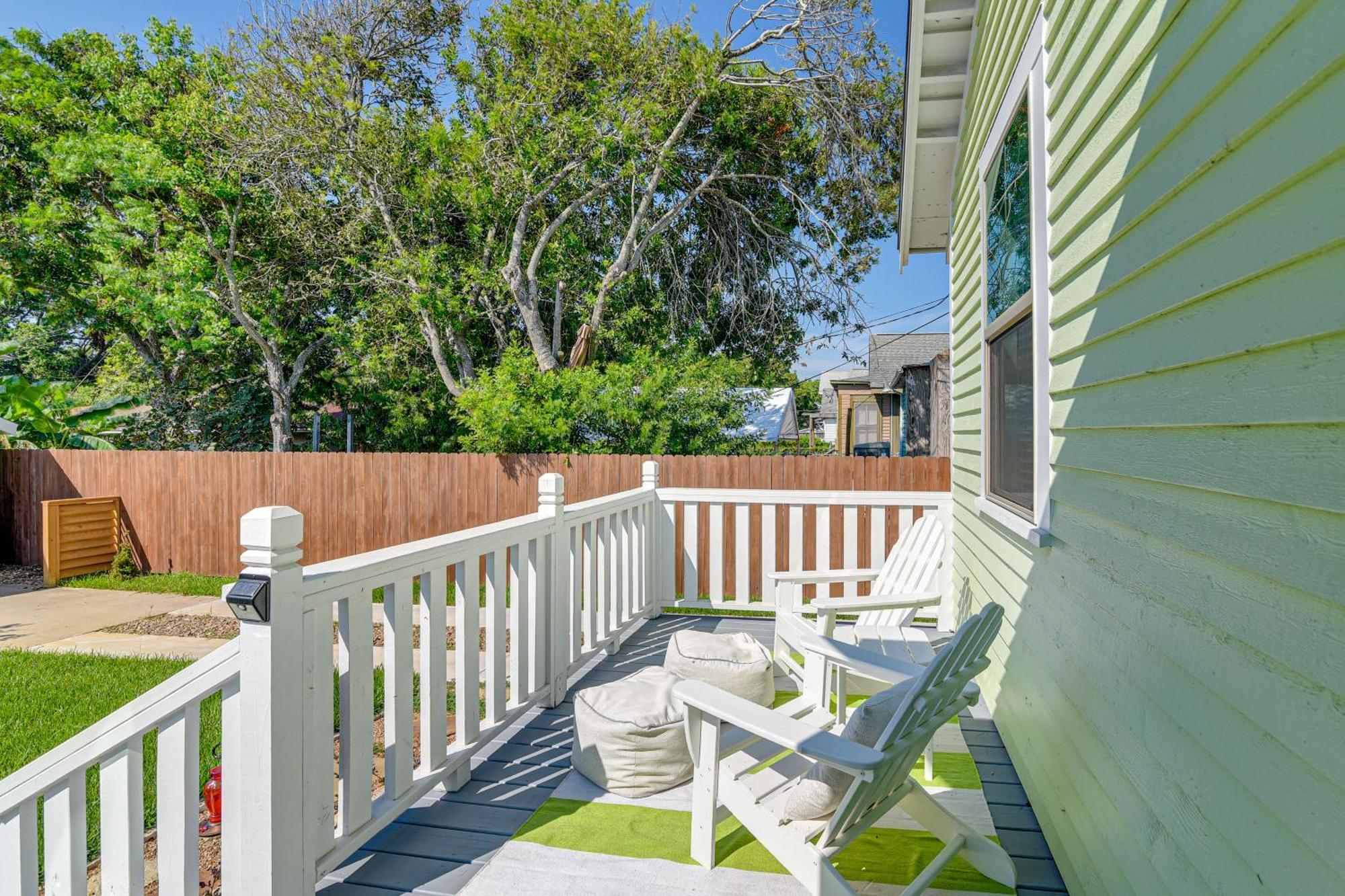 Walk To Galveston Beach Texas Home With Fenced Yard Εξωτερικό φωτογραφία